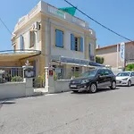 L'escale Au Soleil 2*