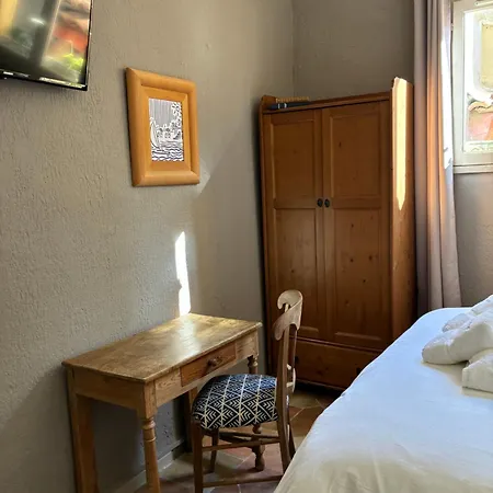 فندق L'escale Au Soleil سانت أي جولف