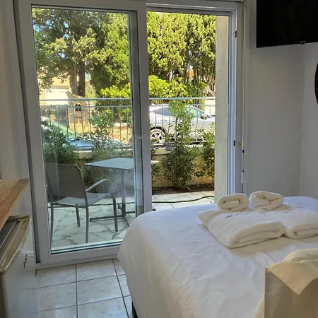 L'escale Au Soleil Hotel 2*