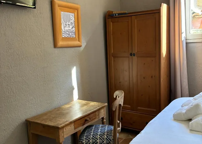 فندق L'escale Au Soleil سانت أي جولف